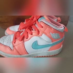 RARE Nike Air Jordan 1 MID Crimson Pulse Aqua